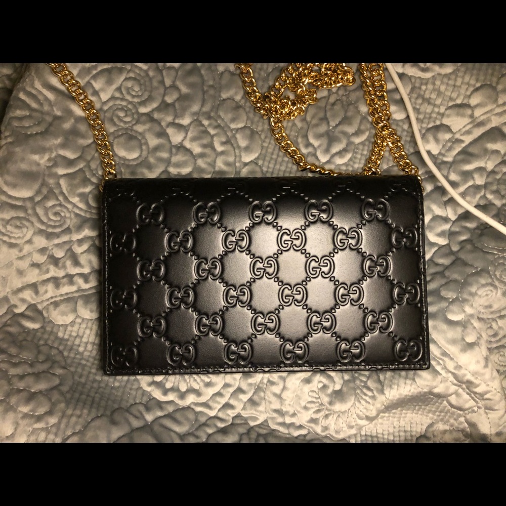 Gucci Icon Signature Chain Wallet - Picture 2 of 7